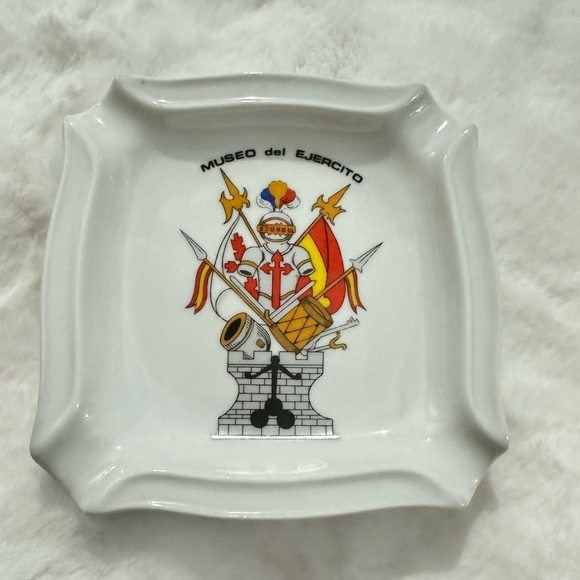 Museo Del Ejercito Other - Vintage Museo del Ejercito Toledo Spain Army Museum Ashtray Souvenir Tourist